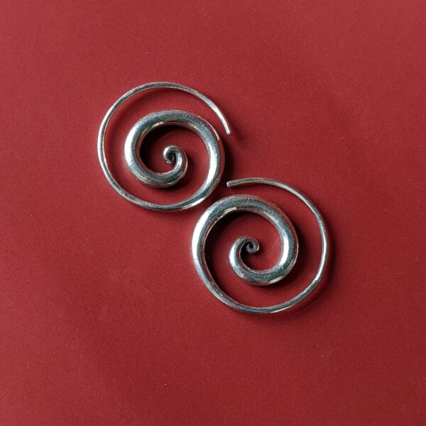 E176 Mandan Spiral Earrings. Classic spiral shaped silver earrings. Handmade, Fair Trade