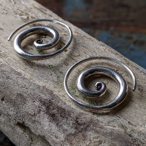 E176 Mandan Spiral Earrings. Classic spiral shaped silver earrings. Handmade, Fair Trade